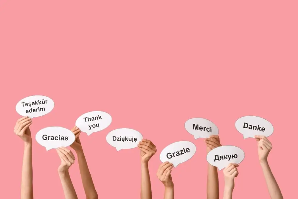 La palabra gracias en varios idiomas como español, inglés, frances, alemán, ruso e italiano.