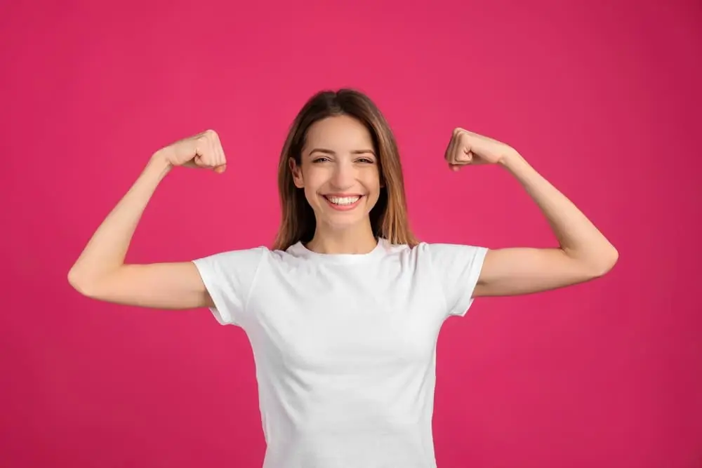 Mujer empoderada con cdt mujer