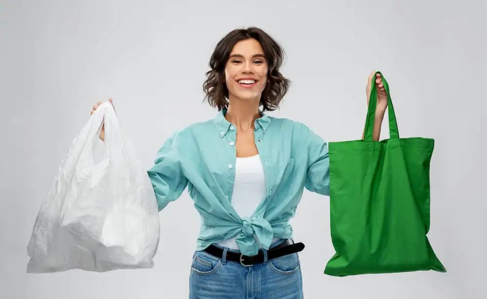Bolsa plástica por bolsa ecológica