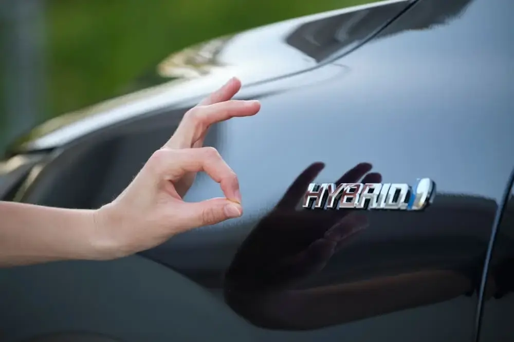 Logo de carro híbrido